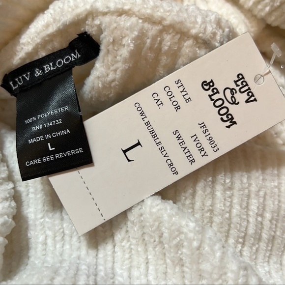 Luv & Bloom Women’s ivory chenille cropped sweater ribbed cowl neck - Picture 8 of 10